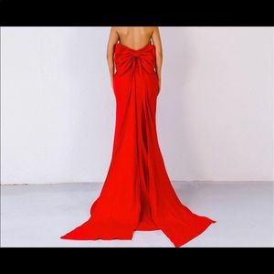 Mistook Strapless Bow Gown